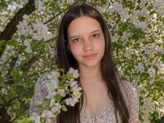 beautiful cam girl LeonaBerks
