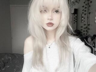 naughty camgirl masturbating with vibrator LeticiaFinello