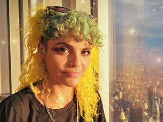 naked girl with webcam masturbating with vibrator LilaBratz
