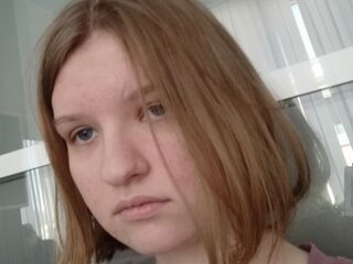 camgirl fingering wet pussy LilianSlow