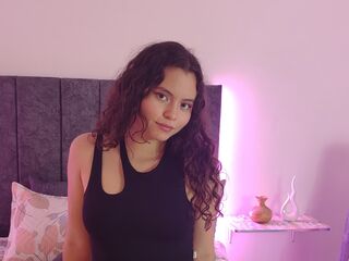 camslut spreading pussy LilithSterling
