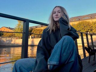 camgirl porn cam LillyStill