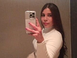 camwhore shaved pussy LizzieWells