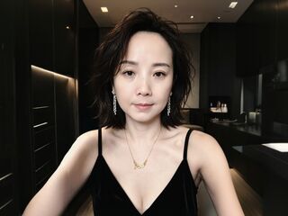 camslut topless LunaYao