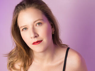 cam girl fingering pussy LyraBloom