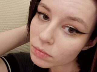 shaved pussy cam MaeHiatt