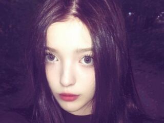 girl MaryGuire