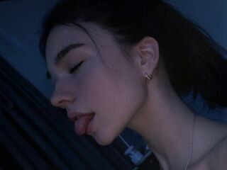 kinky video chat performer MelbaStraub