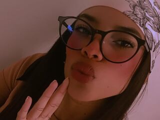 naughty camgirl fingering pussy MeliSmitt