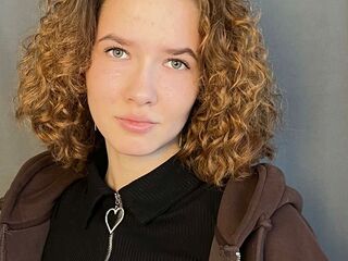 camgirl fingering bald pussy MelisaEischens