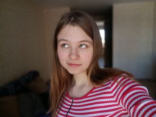camgirl masturbating MerciaBiddy