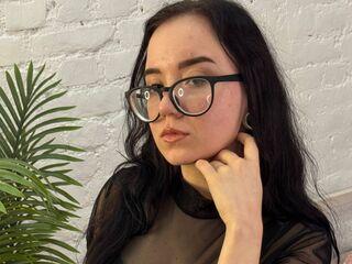 free web cam chat MiaKawa