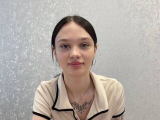 camslut spreading pussy MiaLifa