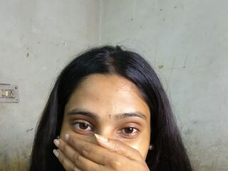 naughty camgirl masturbating with vibrator MuskaanSingh