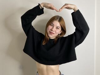 show live NadineGene