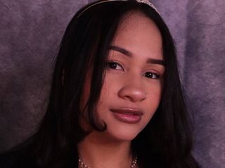 topless camgirl NicolleMari