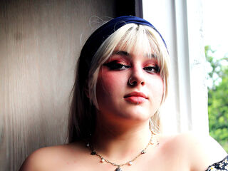 cam girl showing tits NinaBloomie