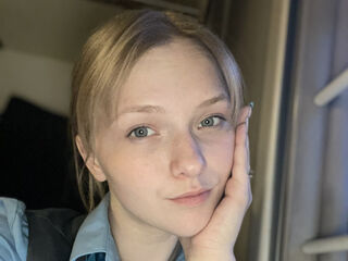 naked girl with webcam masturbating with vibrator PiaFykes