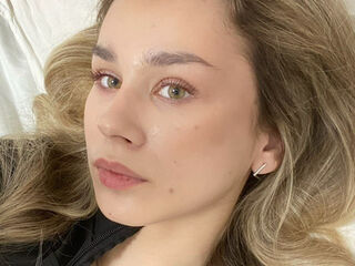 live cam girl photo RoxanePoire