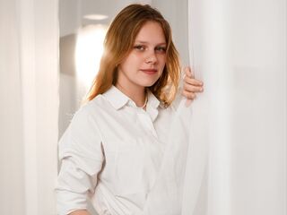 beautiful webcamgirl SamaraSherow