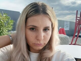 hot cam girl spreading pussy SaraGeorge