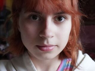 cam girl showing tits SerafinaGoettl