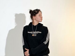 camgirl pic ShielaVanhamlin