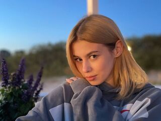 hot cam girl spreading pussy ShyElisaa
