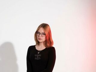 hot cam girl fingering pussy SuzanGoldstein