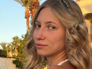 hot cam girl spreading pussy TainaTatge