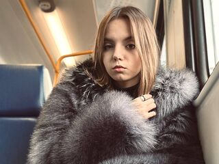 camgirl showing tits TasiaPetronzio