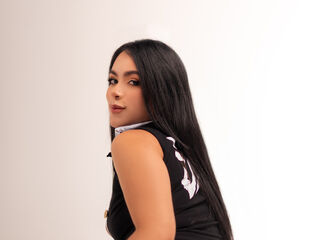 webcam strip tease show ThaliiaDuran