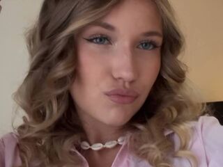 beautiful girl ThomasineKemery