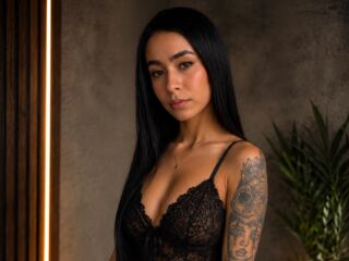 cam girl playing with vibrator VictoryStone