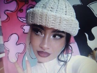 topless camgirl WillowRosse