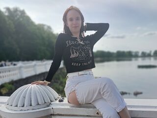 camslut masturbating WilmaCastiuo