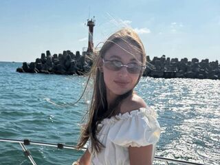 topless camgirl YaekoBrowers