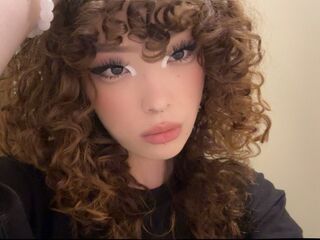 babe YangConnie