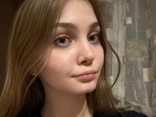 sexy webcamgirl picture YiBisher