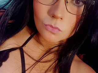 camwhore masturbating with vibrator ZairaMist